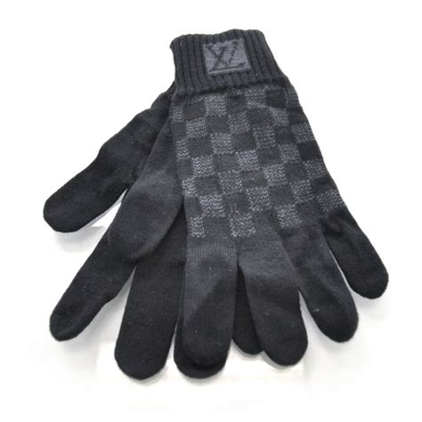 louis vuitton winter gloves.